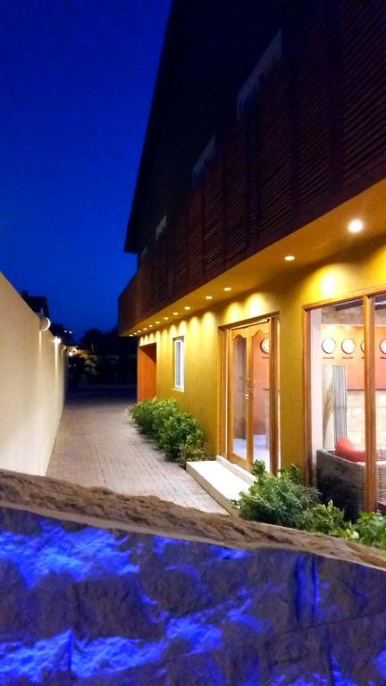 Dorado Eagle Beach Hotel Oranjestad Exterior photo