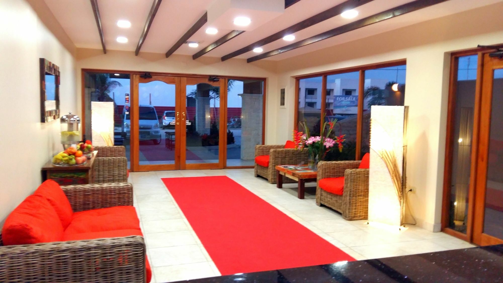 Dorado Eagle Beach Hotel Oranjestad Exterior photo