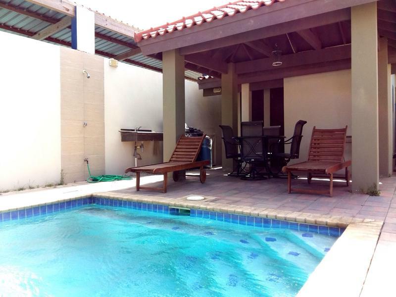 Dorado Eagle Beach Hotel Oranjestad Exterior photo