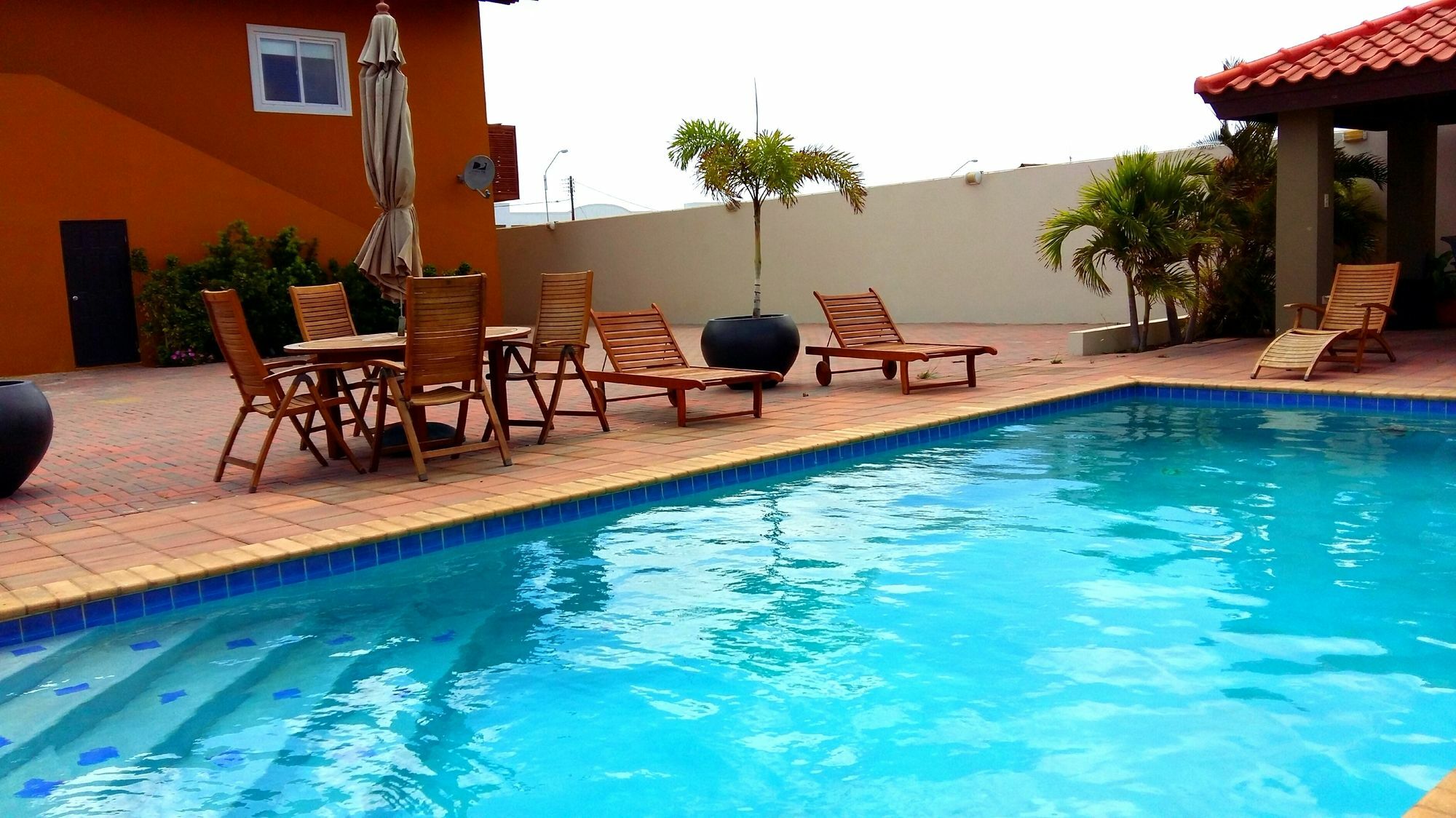 Dorado Eagle Beach Hotel Oranjestad Exterior photo