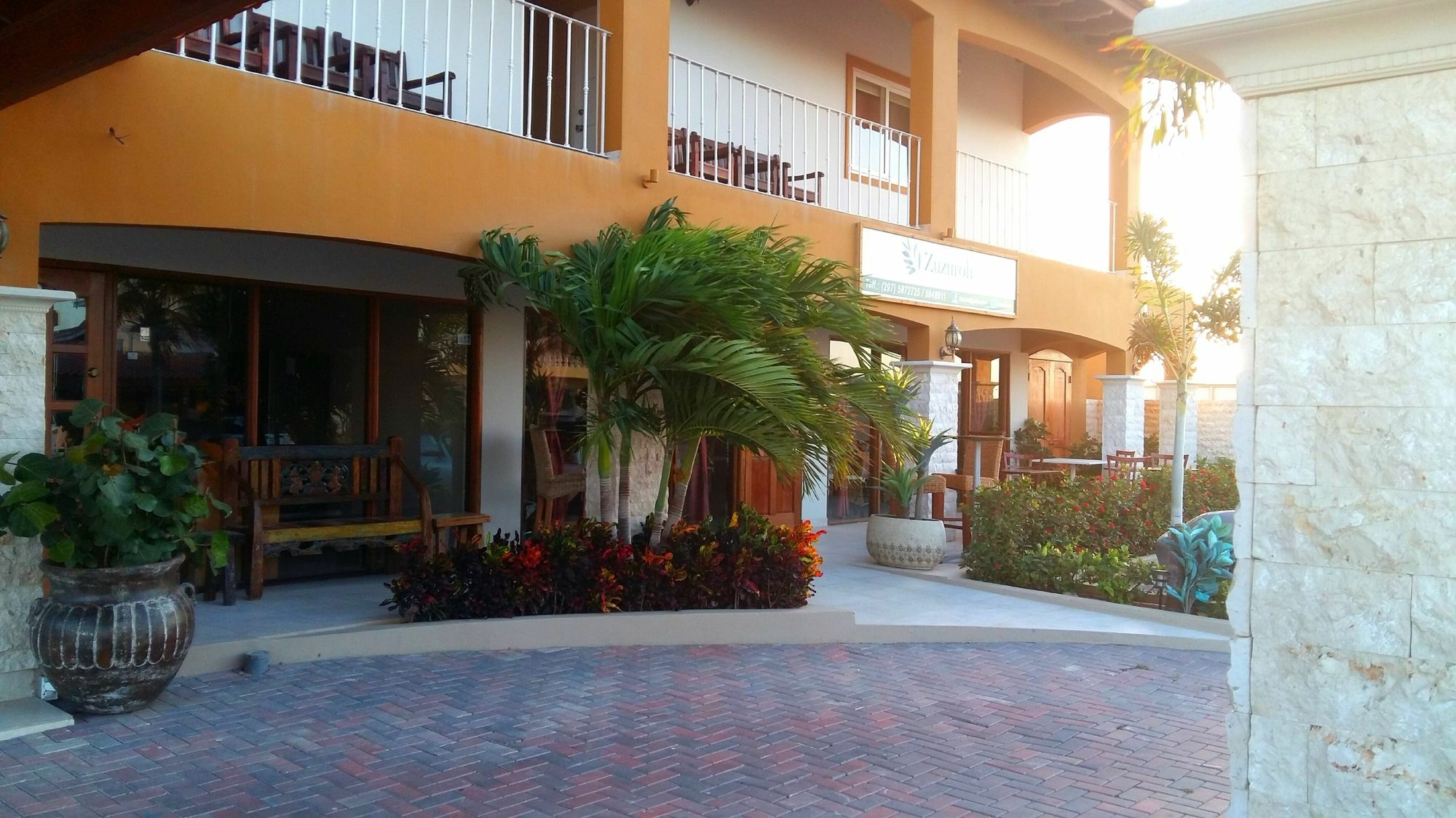 Dorado Eagle Beach Hotel Oranjestad Exterior photo